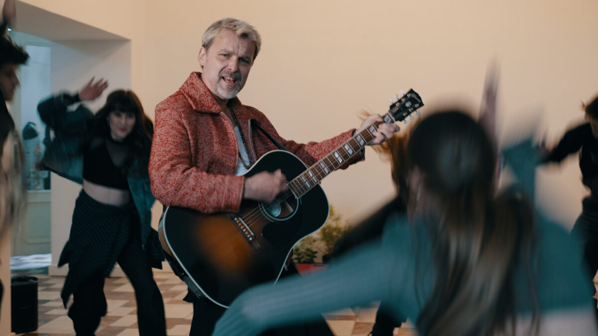 Lukáš Adamec, Peter Bič - Ukážka z videoklipu k skladbe Daj daj.