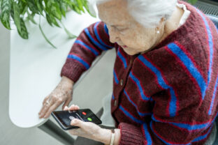 podvod na seniorke