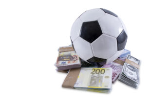 Bet gambling to soccer match on internet