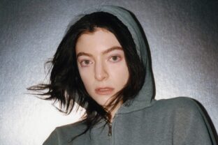 Lorde press shot 1 thistle brown222.jpeg