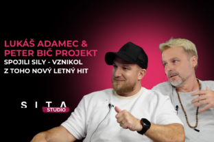 Lukáš Adamec a Peter Bič Project počas nahrávania novej epizódy video podcastu Fish&Chips v Štúdiu SITA.