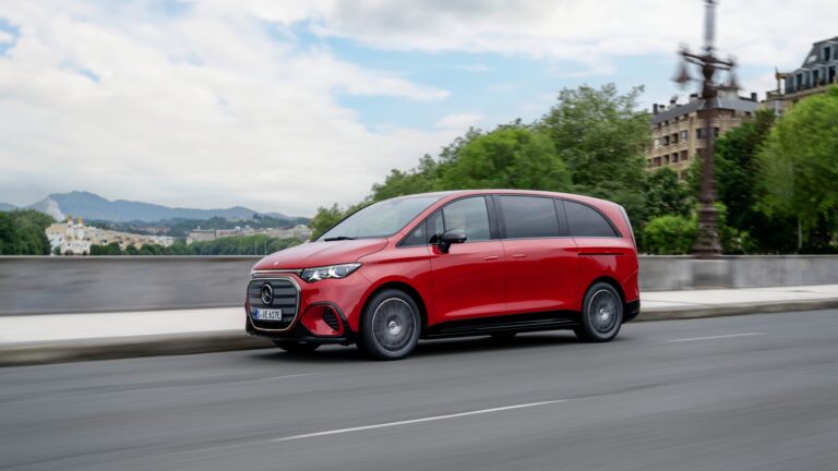 Der neue elektrische Mercedes Benz VLE vereint die Fahreigenschaften einer Limousine mit der Variabilität eines MPVThe all new electric Mercedes Benz VLE: combining limousine like ride and handling with MPV style versatility
