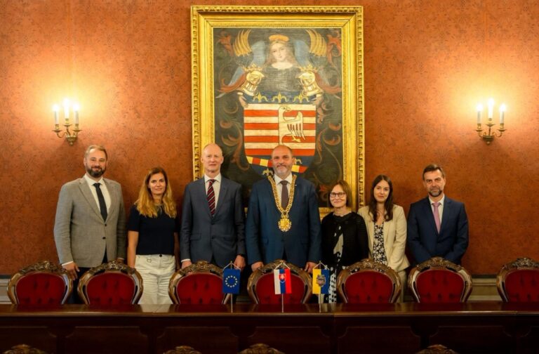 Mesto kosice s europska investicna banka.jpg