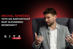 Michal Šimečka v rozhovore s Pavlem Urbanom počas nahrávania novej epizódy video podcastu v Štúdiu SITA.