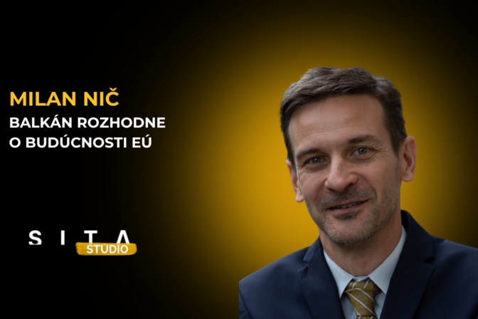Milan Nič v rozhvoore s Miroslavom Wlachovským počas nahrávania video podcastu v Štúdiu SITA.