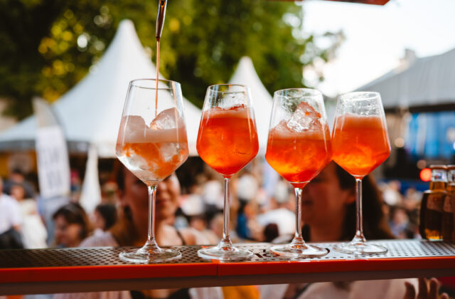 Tvoj letný drink prezradí viac, než si myslíš. Nájdi spritz, ktorý ťa vystihuje