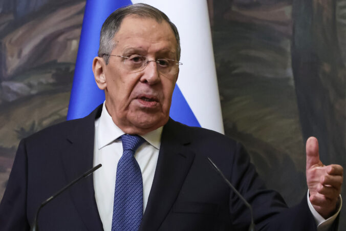 Lavrov obvinil USA, že už nie sú nestranným sprostredkovateľom rokovaní o Ukrajine