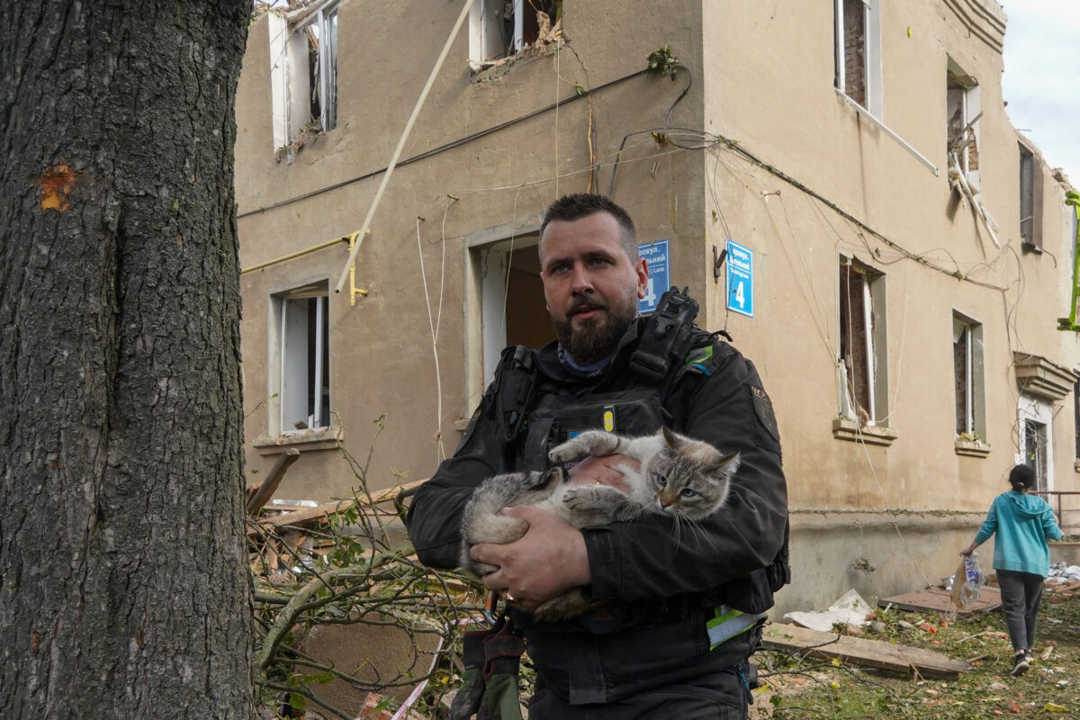 Rusk&yacute; &uacute;tok na Charkov zabil jedn&eacute;ho človeka a zranil ďal&scaron;&iacute;ch dev&auml;ť - SITA.sk