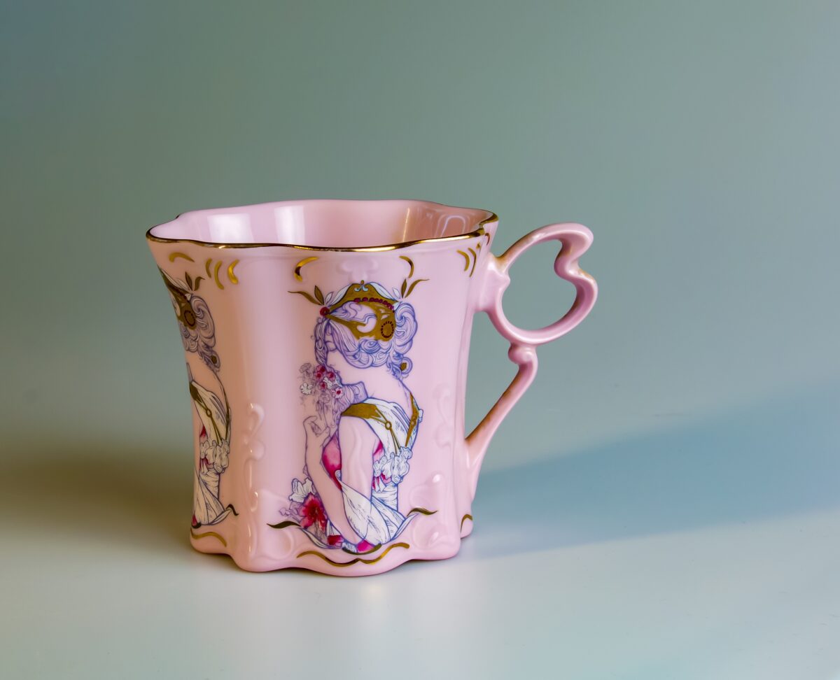 Starý ružový porcelán