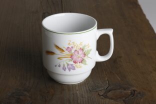 porcelánový hrnček