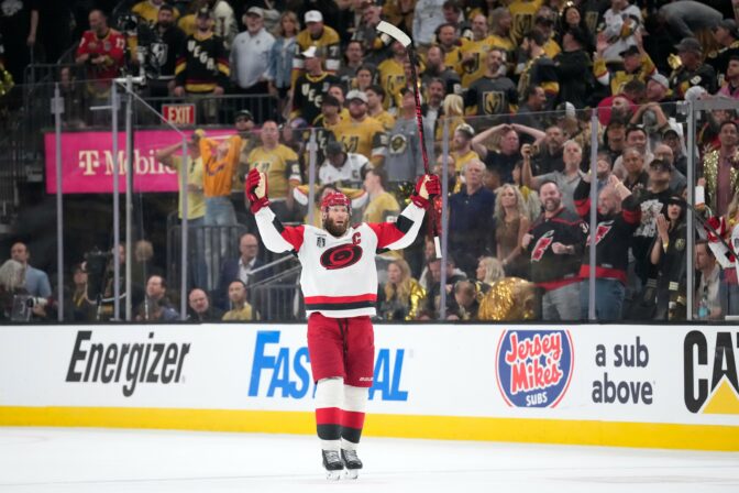 Finále play off: Carolina - Vegas