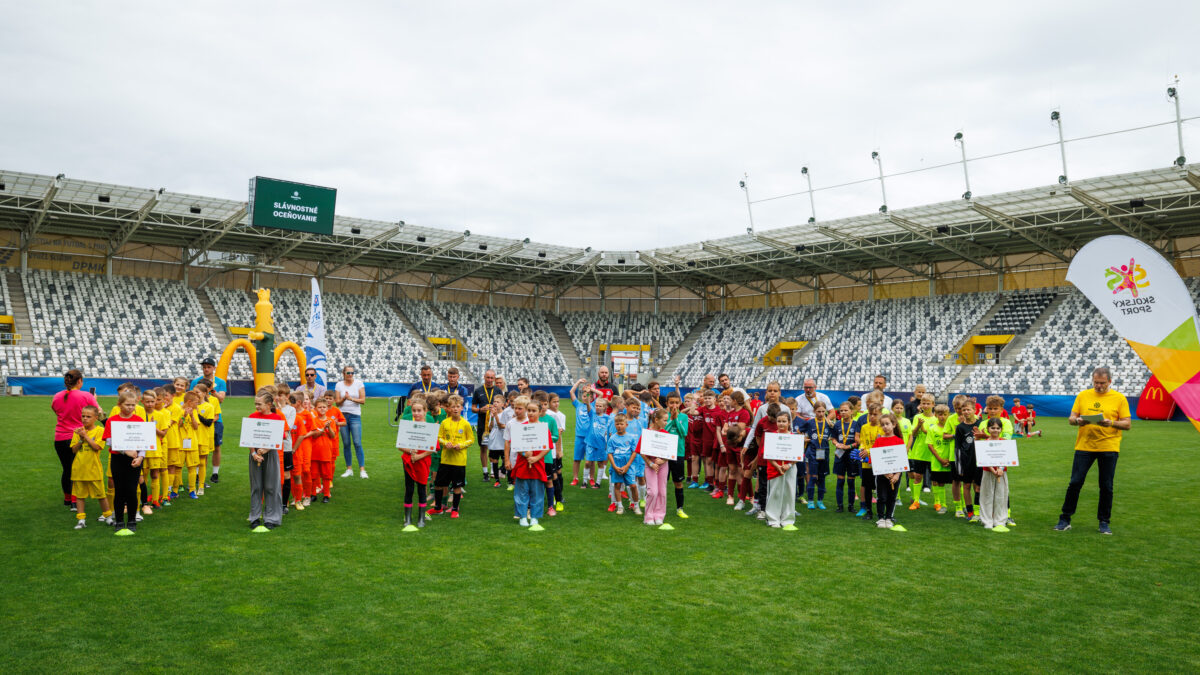 Sviatok futbalu_finale mcdonalds cup_11062026_nastup finale.jpg
