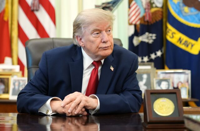Najvyšší súd odmietol Trumpov pokus obmedziť udeľovanie občianstva deťom narodeným v USA