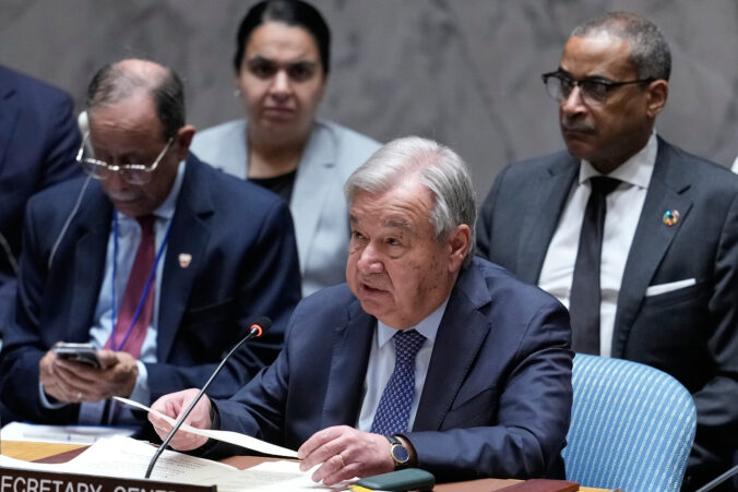 Guterres varoval pred návratom k „plnoformátovej vojne“ na Blízkom východe