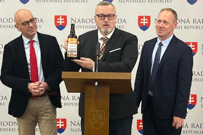 Zľava: Karol Zimmer, Milan Krajniak a Richard Vašečka.