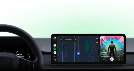 Zrkadlenie Android auta je dnes štandard. Automobilky sa však pomaly začínajú prikláňať k svojím vlastným riešeniam. Práve preto, že povinné predplatné vidia ako ďalší možný rozvoj pravidelného prijímu.