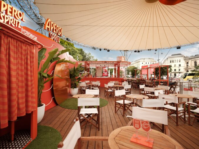 Kúsok Talianska len hodinu od Bratislavy. Vo Viedni opäť ožíva Aperol Spritz Piazza