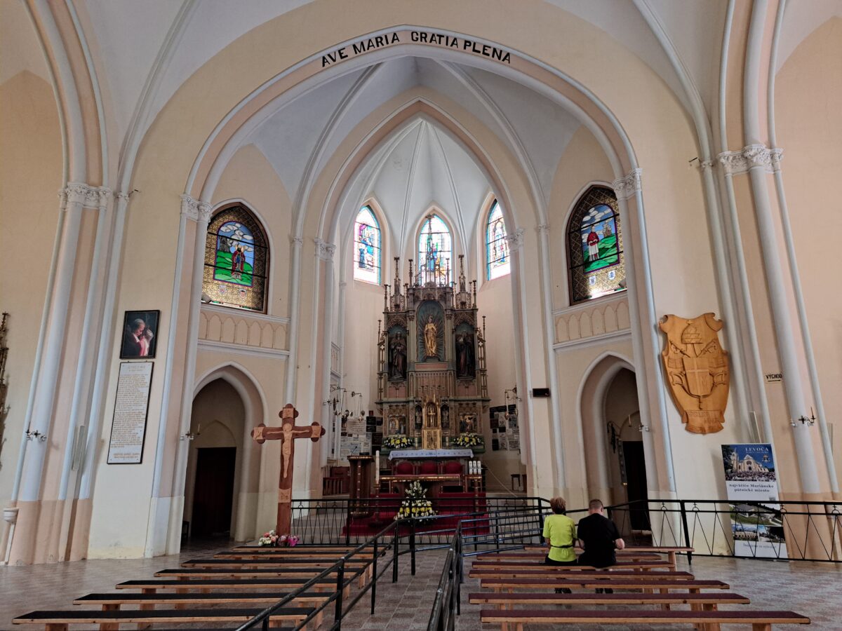 Interiér Baziliky Navštívenia Panny Márie na Mariánskej hore v Levoči.