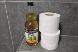 Toaletný papier namočený v octe