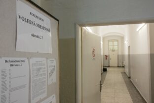 REFERENDUM: Hlasovanie na ZŠ Podjavorinská