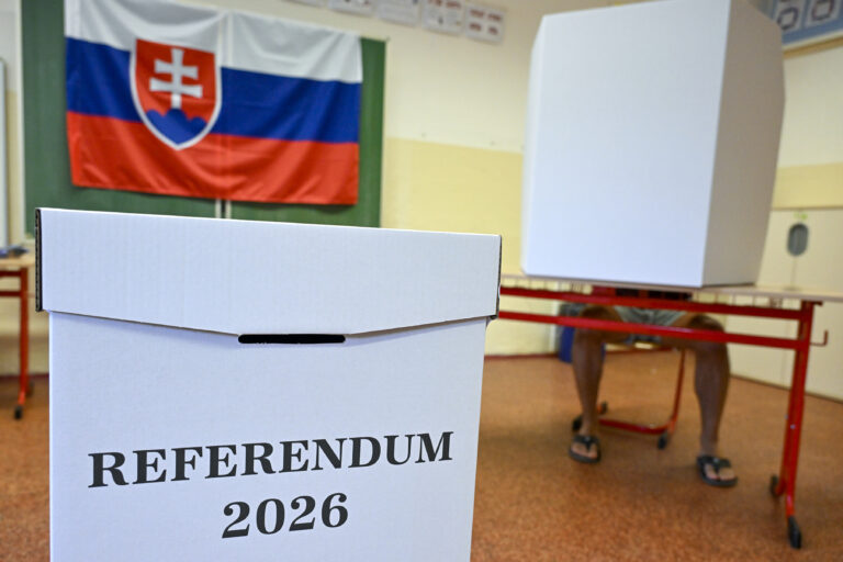 REFERENDUM: Hlasovanie na ZŠ Mierová