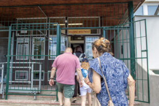 REFERENDUM: Hlasovanie na ZŠ Pankúchová