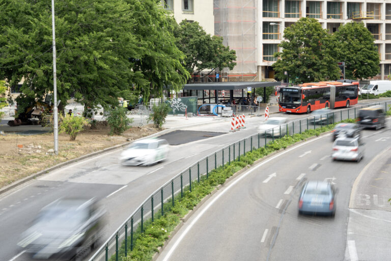 BRATISLAVA: Rekonštrukcia zastávky Zochova