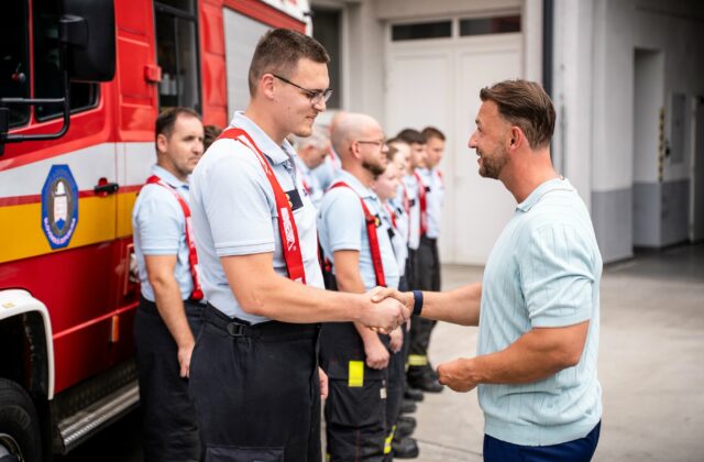 Rezort Šutaja Eštoka vyhlásil nové výzvy, podporí modernizáciu hasičských zbrojníc aj údržbu techniky – FOTO