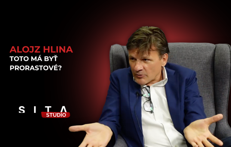 Alojz Hlina v rozhovore s Pavlem Urbanom počas nahrávania novej rpizódy video podcast v Štúdiu SITA.