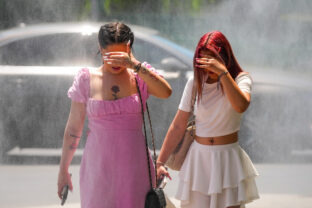 APTOPIX Romania Extreme Weather Heat