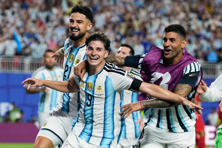 Fotografie zápasu štvrťfinále Argentína - Švajčiarsko na MS vo futbale 2026.