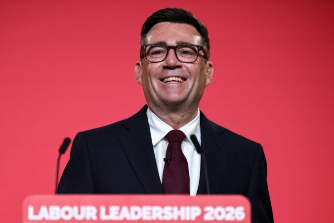 Andy Burnham preberá vedenie britských labouristov a smeruje do kresla premiéra