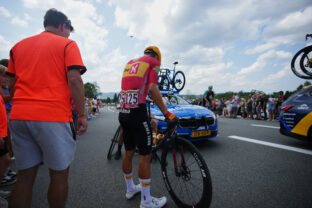 Modrý záchranár Tour de France: Shimano bicykel, ktorý nikto nechce