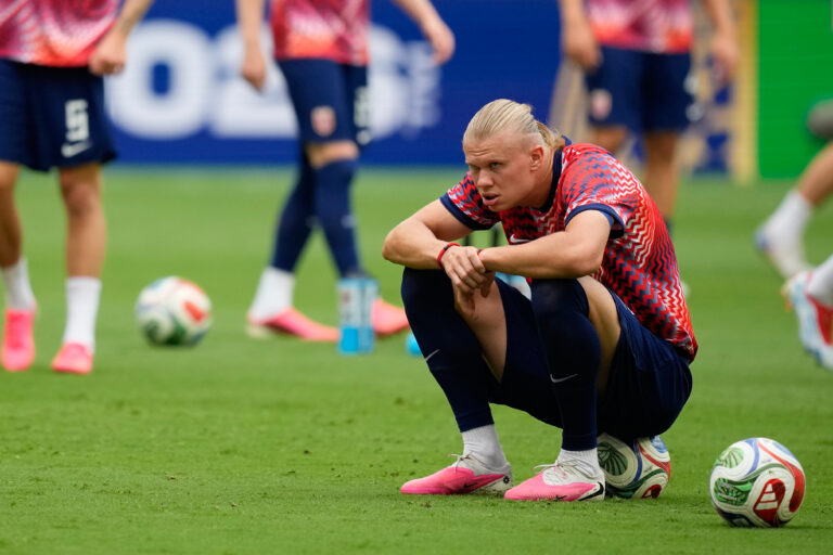 Fotografie zápasu štvrťfinále Nórsko - Anglicko na MS vo futbale 2026.