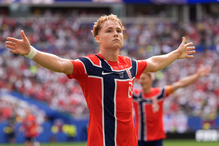 Fotografie zápasu štvrťfinále Nórsko - Anglicko na MS vo futbale 2026.