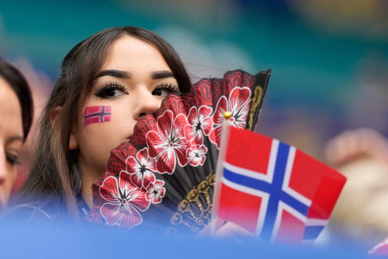 Fotografie zápasu štvrťfinále Nórsko - Anglicko na MS vo futbale 2026.