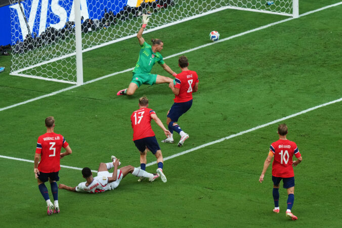 Fotografie zápasu štvrťfinále Nórsko - Anglicko na MS vo futbale 2026.