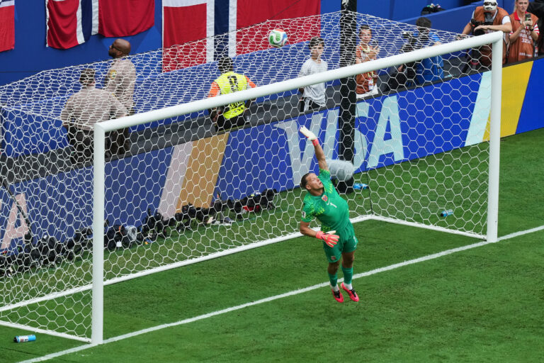 Fotografie zápasu štvrťfinále Nórsko - Anglicko na MS vo futbale 2026.