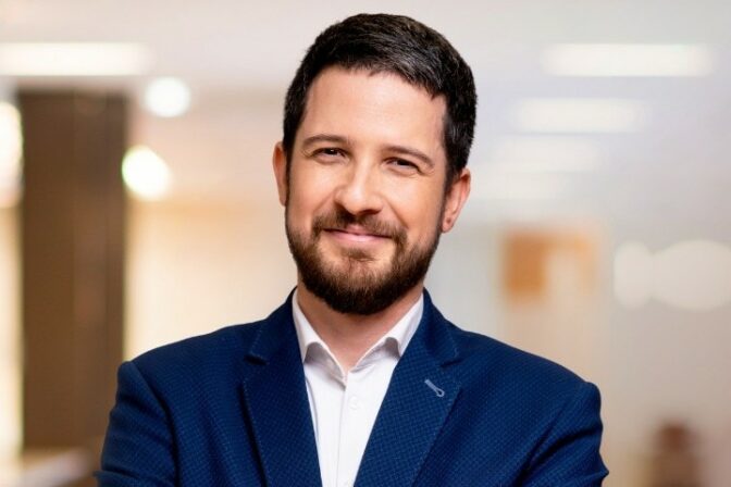 Erik schwarcz 9icj6j5ldw 720x920 1.jpg