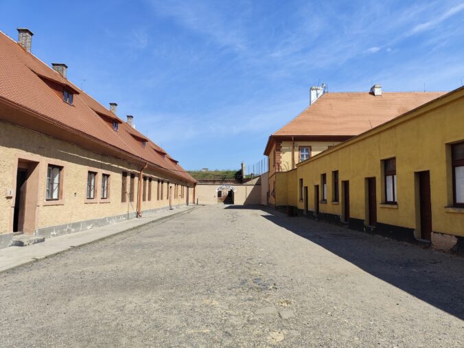 Malá pevnosť Terezín očami návštevníka - od pevnosti až po Národný cintorín