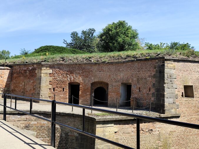 Malá pevnosť Terezín očami návštevníka - od pevnosti až po Národný cintorín