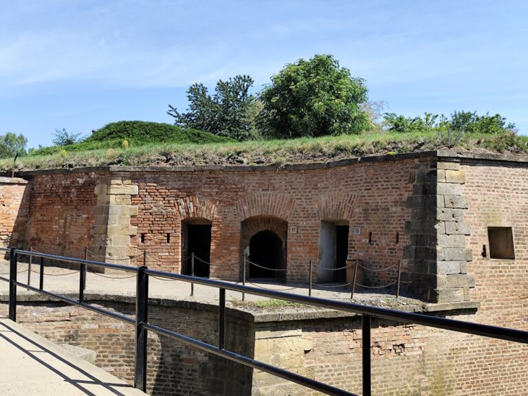 Malá pevnosť Terezín očami návštevníka - od pevnosti až po Národný cintorín