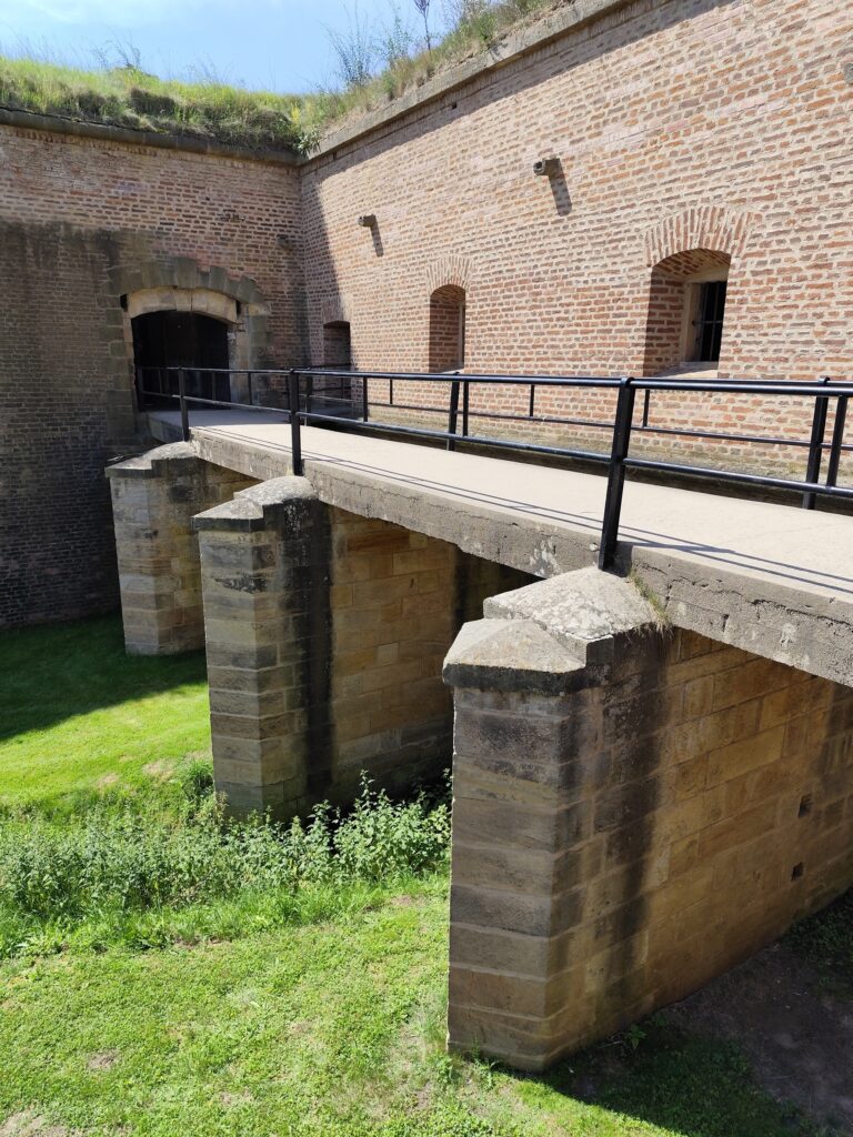 Malá pevnosť Terezín očami návštevníka - od pevnosti až po Národný cintorín
