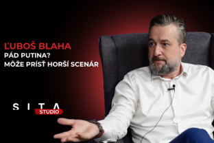 Europoslanec za stranu Smer SD Luboš Blaha v rozhovore s Pavlem Urbanom počas nahrávania novej epizódy video podcastu v Štúdiu SITA.