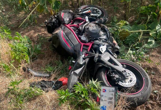 Tragická dopravná nehoda pri Pezinku si vyžiadala život motorkára, zrazil sa s nákladiakom – FOTO