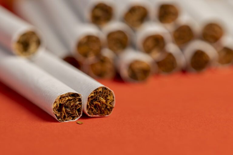 Nelegálny trh s cigaretami na Slovensku rastie a zároveň mení svoju podobu.