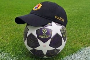 Policia futbal2.jpg