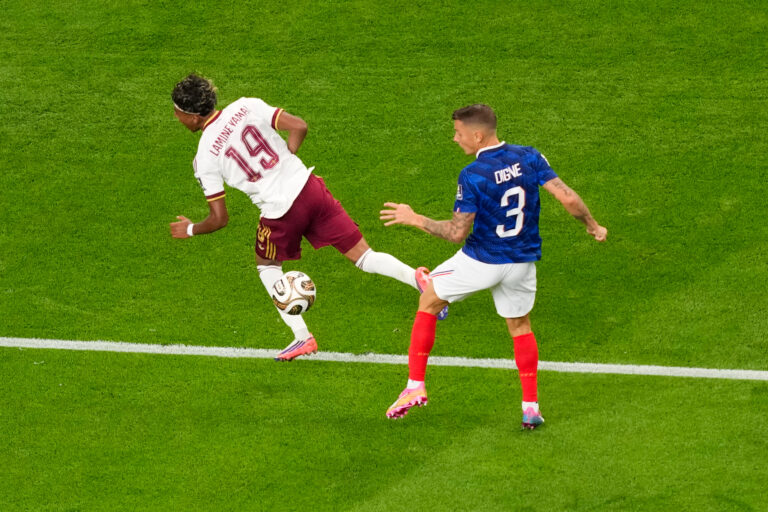 Fotografie zápasu semifinále Francúzsko - Španielsko na MS vo futbale 2026.
