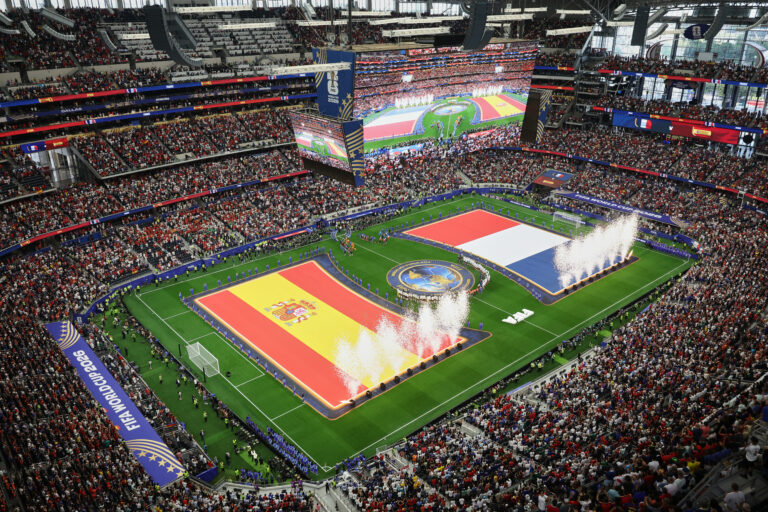 Fotografie zápasu semifinále Francúzsko - Španielsko na MS vo futbale 2026.