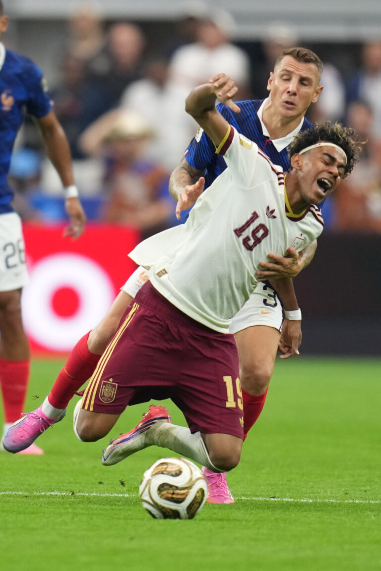 Fotografie zápasu semifinále Francúzsko - Španielsko na MS vo futbale 2026.